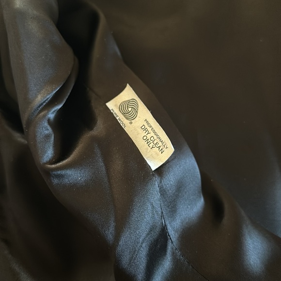 Mackintosh *Vintage* Women’s Wool Hooded Coat - Picture 15 of 16